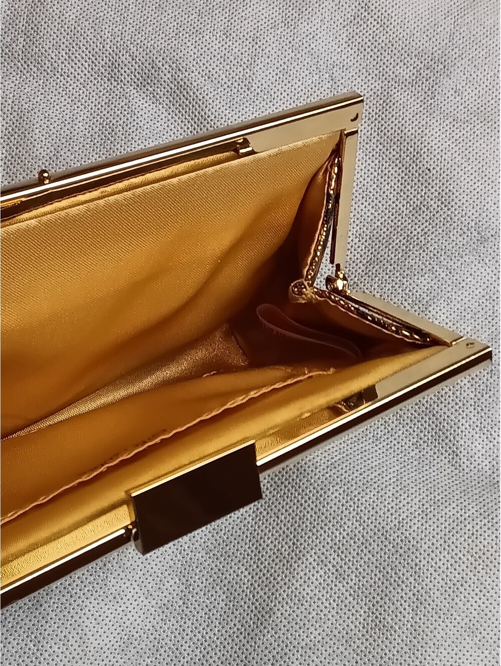 Estee Lauder Gold Black Brocade Evening Clutch Small Gold Metallic Bar Frame - Picture 10 of 14